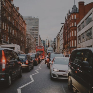 O čem se mluví ve Velké Británii: Města by neměla jen rozvíjet zelenou dopravu, ale ..