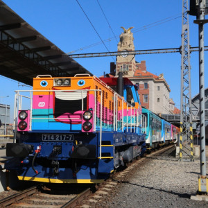 S vlakem a kolem na výlet, České dráhy přepravují kola ve všech spojích a vypravují také speciální výletní cyklovlaky