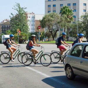 Bezpečnost silničního provozu: Bezpečný boční odstup při předjíždění cyklistů