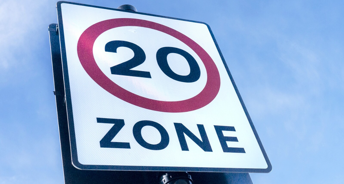 Ve Frankfurtu nad Mohanem 20 km/h a konec s parkováním