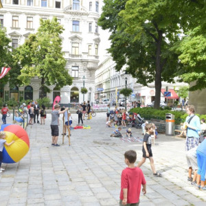 Herní ulice ve Vídni: přednost mají hrající si děti