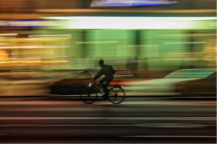 Autonomní vozidla, technologické propojení v dopravě a cyklisté