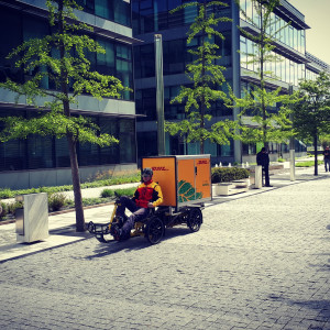 Šlapací vozítka Cubicycle nasazuje DHL v několika městech