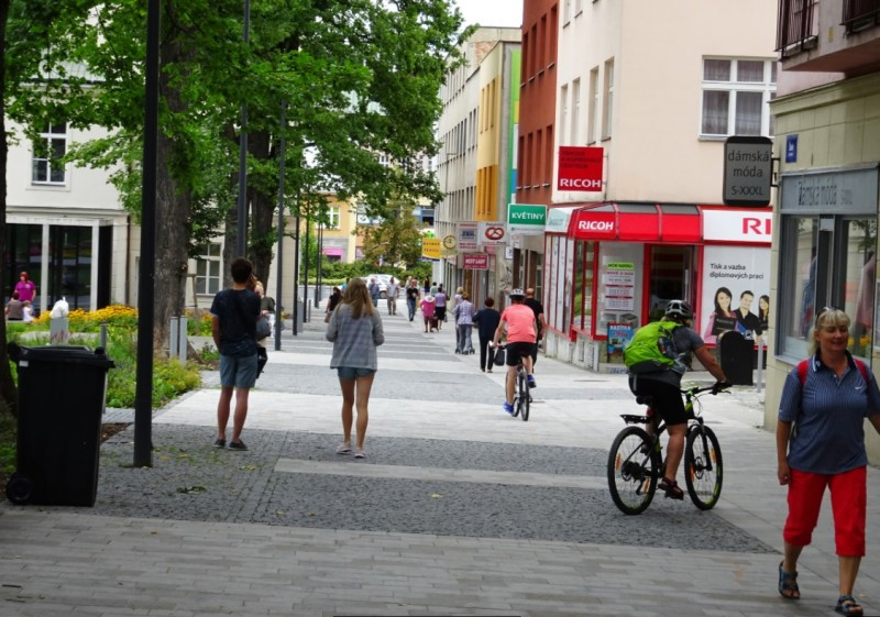 Zlín: Město pro auta nebo pro lidi? Přijďte se podívat na výstavu ke koncepci dopravy.