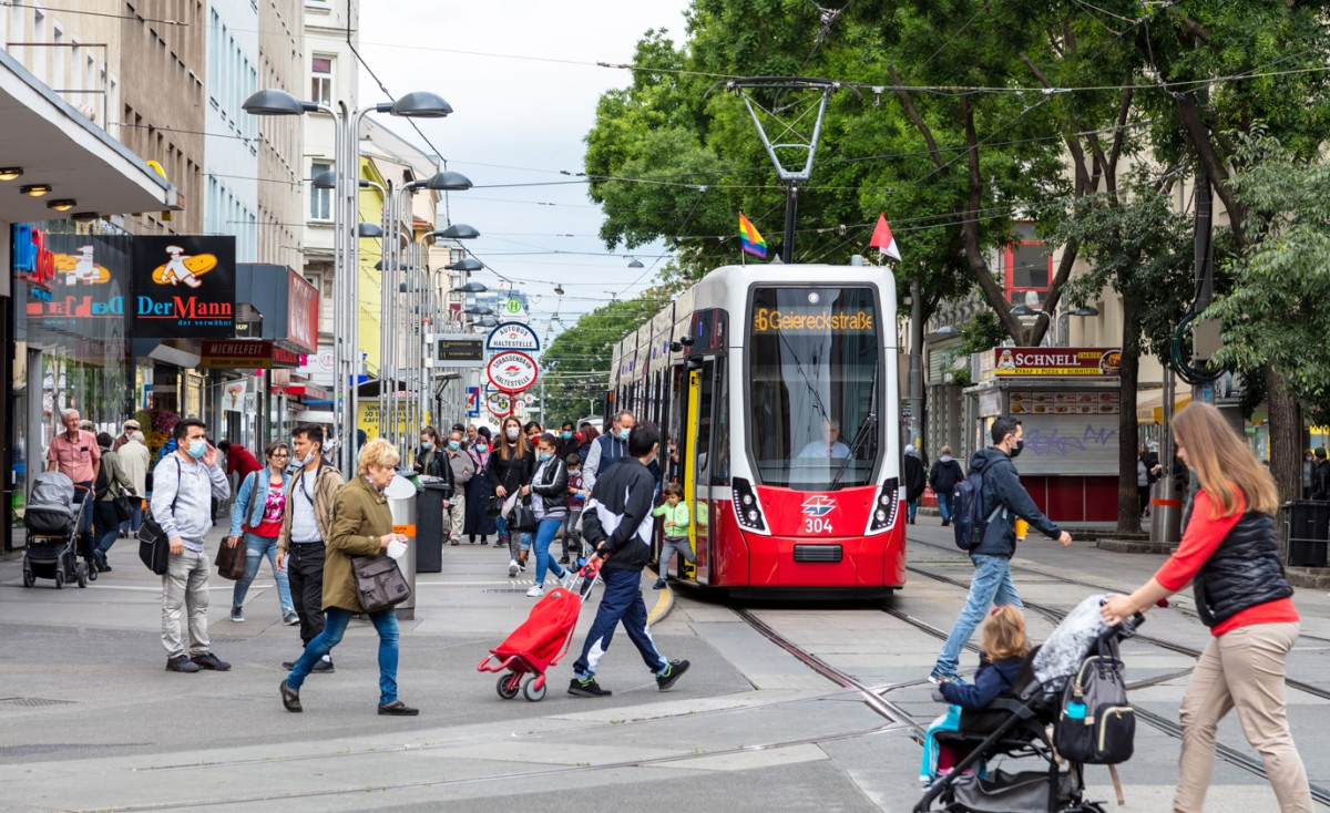 Cestující MHD jako kurýři? Vídeň chce otestovat doručování zásilek v tramvajích